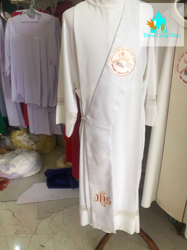 Áo phó tế — APT (10)